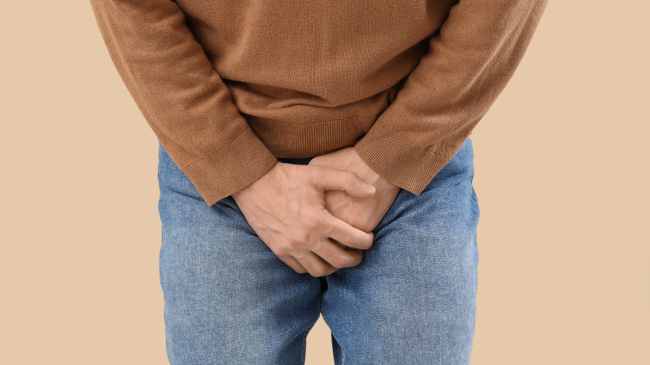 Nhiễm trùng đường tiết niệu ở nam gây đau buốt, nóng rát hoặc khó chịu trong lúc tiểu tiện