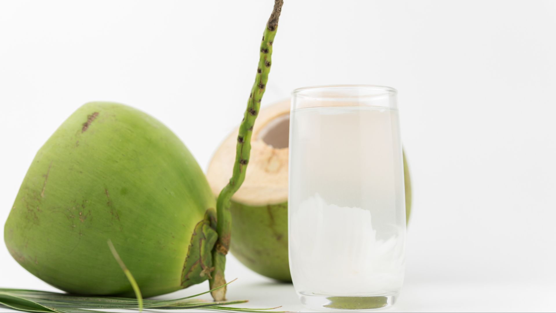 Việc uống nước dừa cần điều chỉnh linh hoạt theo từng mốc phát triển của thai nhi