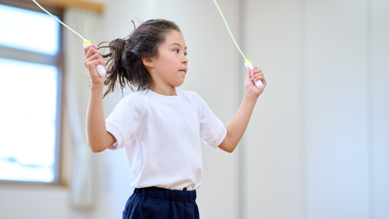 Nhảy dây là bài tập cường độ cao giúp tăng cường sức khỏe tim mạch