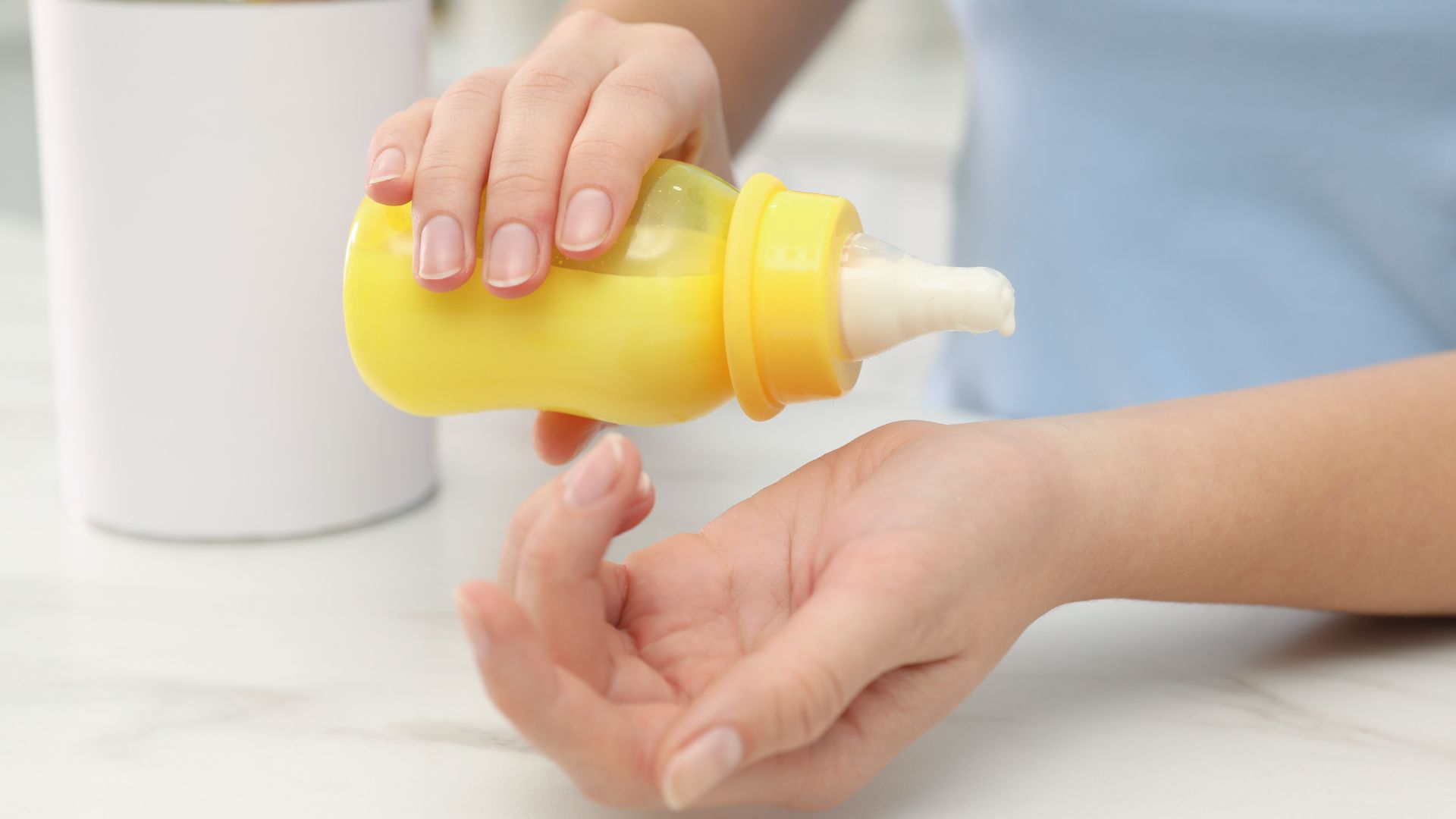 Nhiệt độ sữa cho trẻ sơ sinh tương đương với nhiệt độ cơ thể là phù hợp nhất