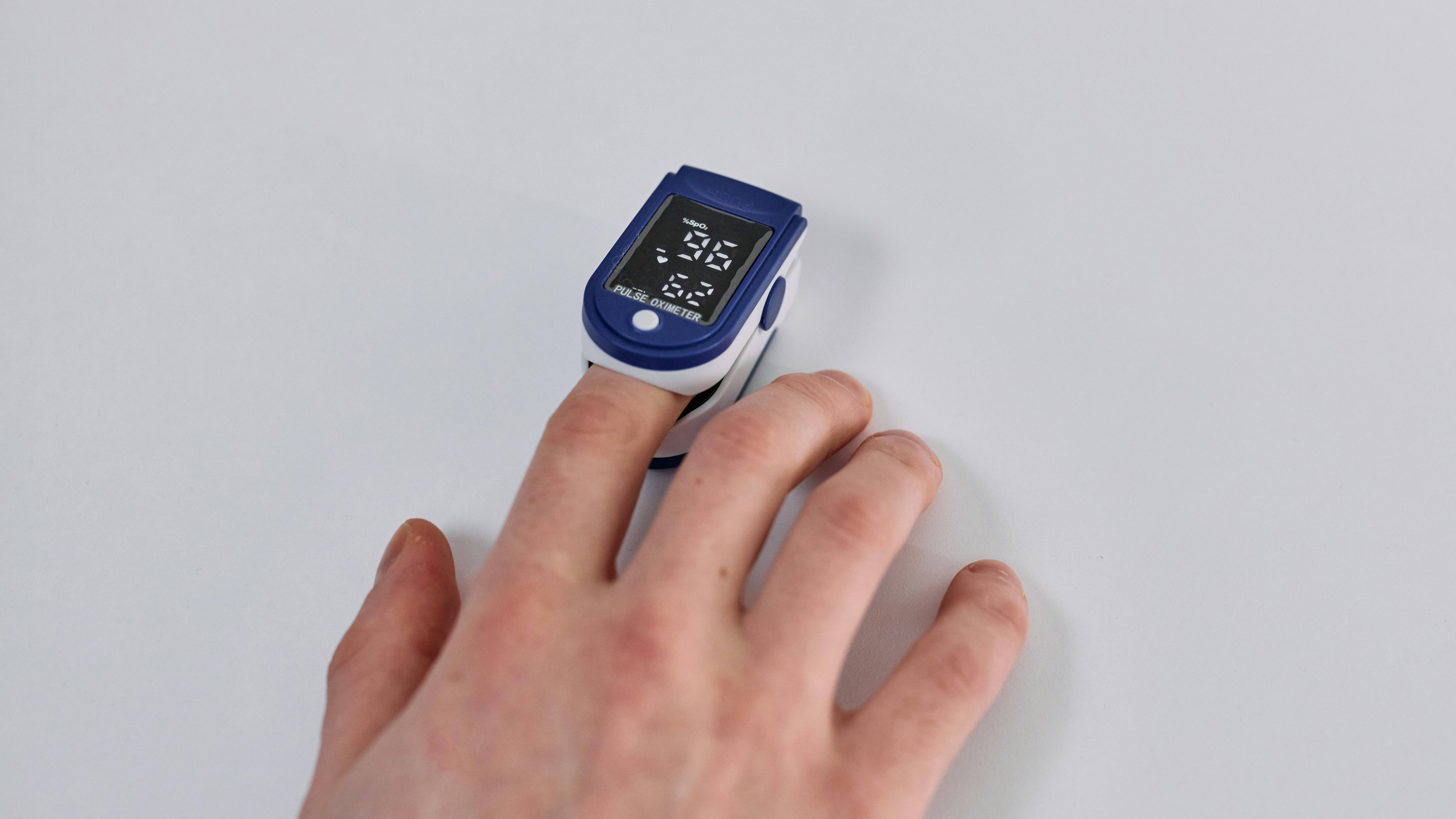 Nhịp tim và SpO2 bao nhiêu là bình thường? Tại sao phải đo nhịp tim và SpO2 thường xuyên? 1