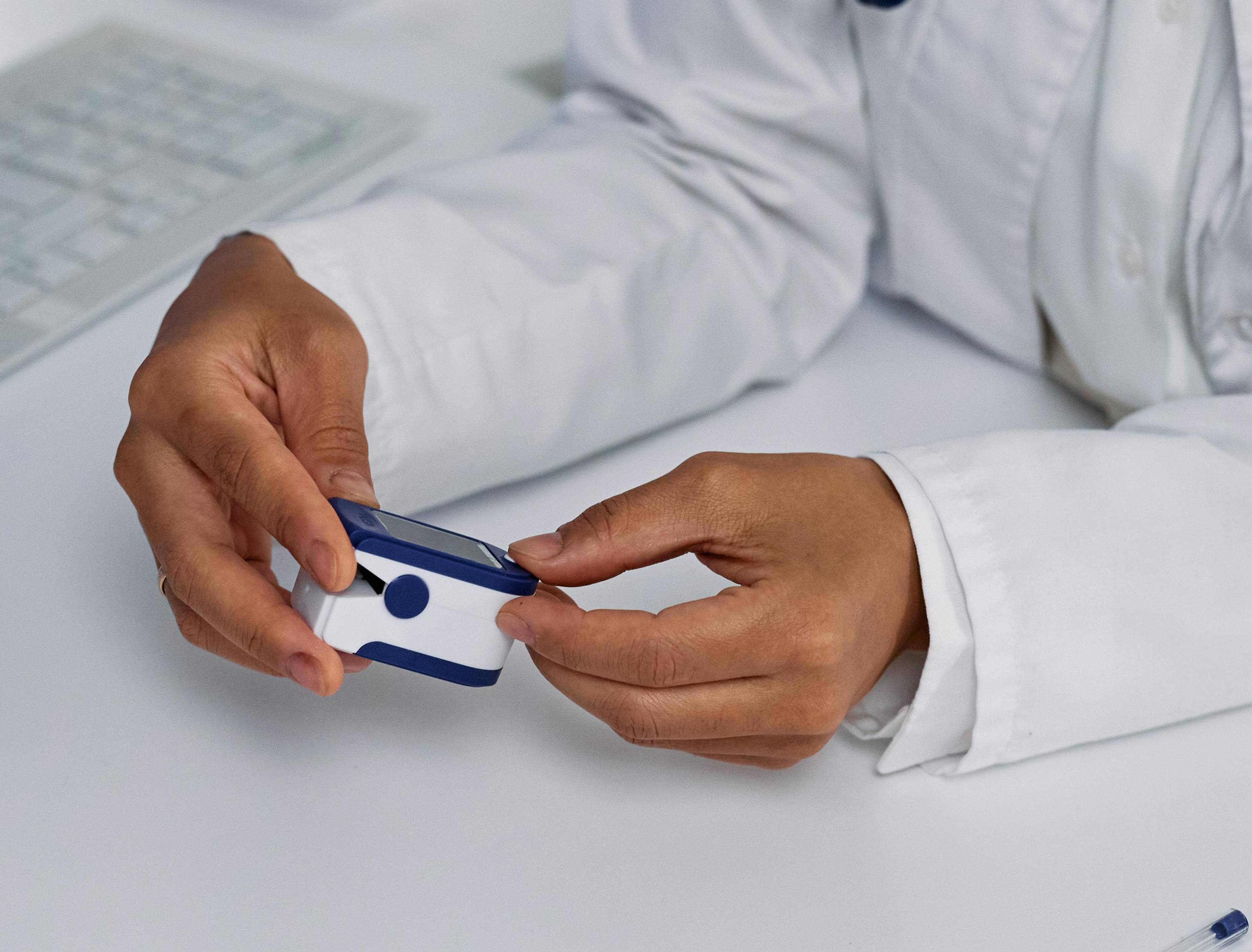 Nhịp tim và SpO2 bao nhiêu là bình thường? Tại sao phải đo nhịp tim và SpO2 thường xuyên? 3