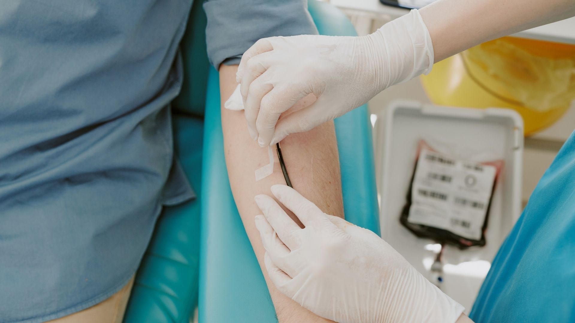 Nếu có đủ điều kiện sức khỏe người có nhóm máu hiếm nên tham gia hiến máu để hỗ trợ những người có cùng nhóm máu