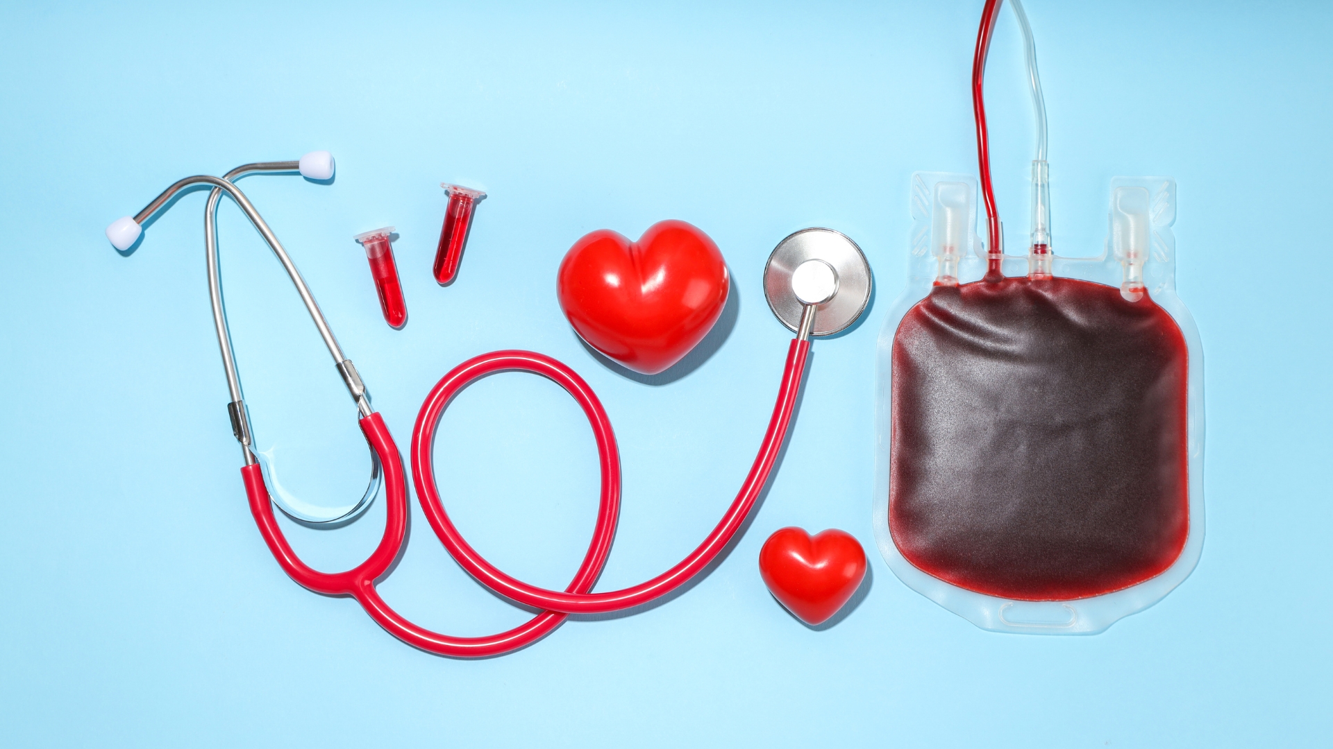 Người nhóm máu AB không có kháng thể kháng A và kháng B trong huyết tương, nên có thể nhận hồng cầu từ nhóm O