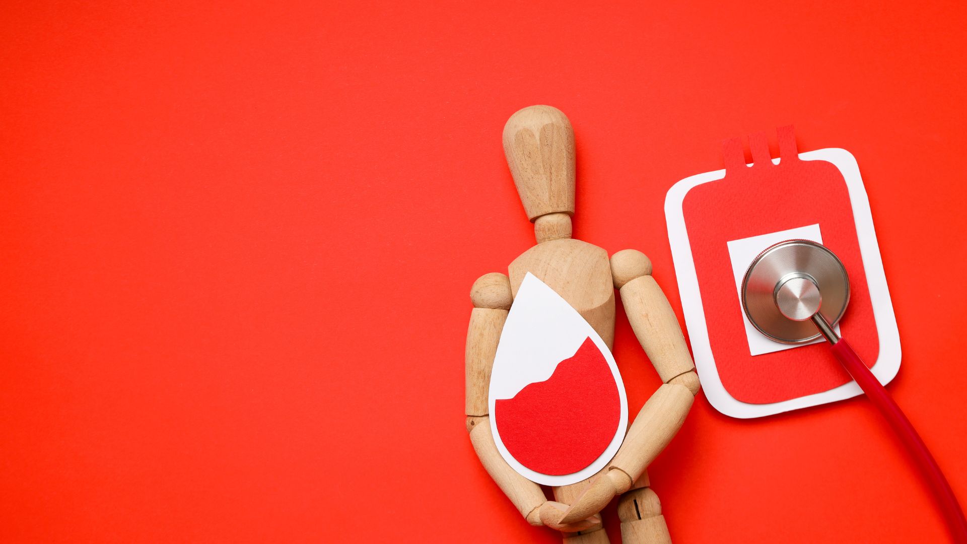 Nhóm máu O- và O+ đều thuộc nhóm máu O trong hệ thống phân loại nhóm máu ABO