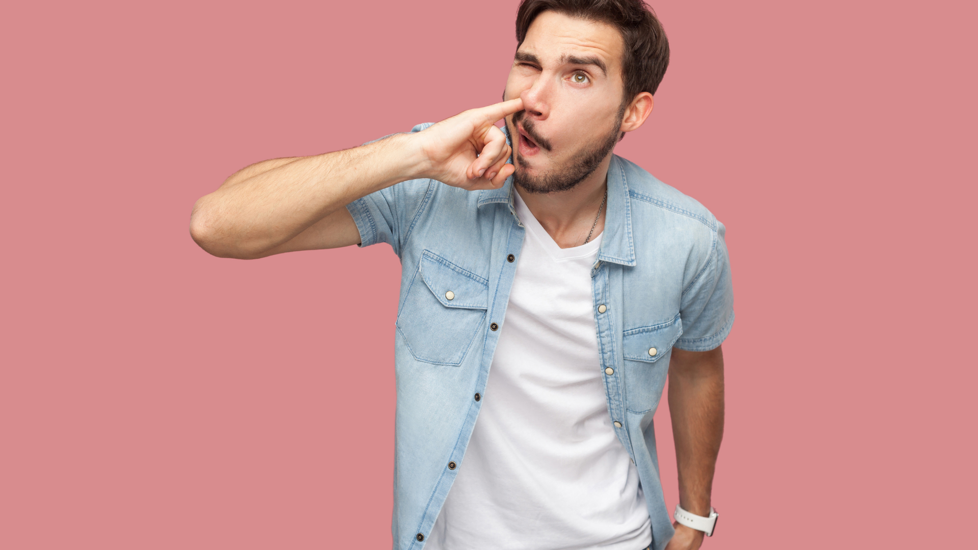 Thói quen ngoáy mũi có thể làm tăng nguy cơ viêm nhiễm