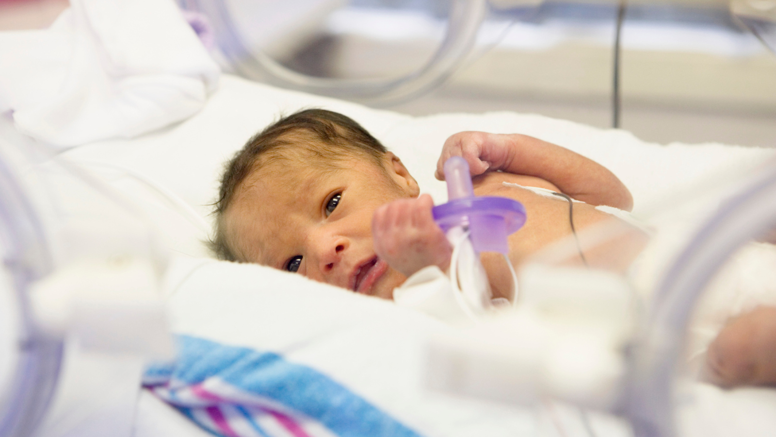 Tình trạng bất dung nạp lactose ở trẻ sinh non thường chỉ mang tính tạm thời