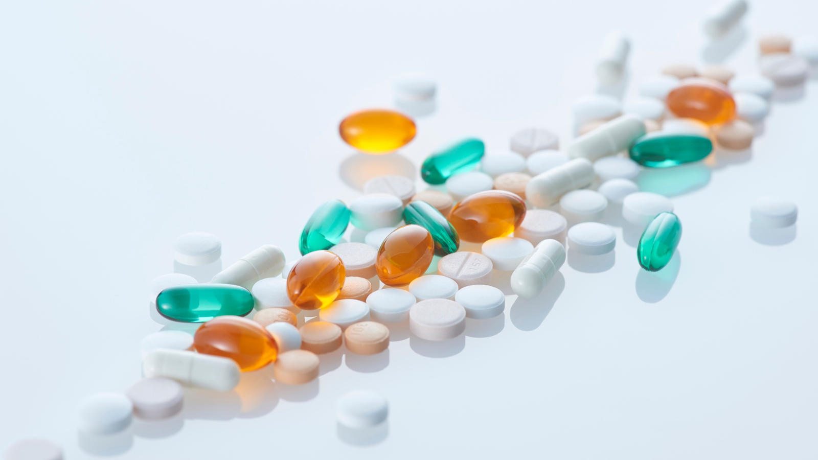 Trị ho có đờm​ bằng thuốc cần có chỉ định của bác sĩ