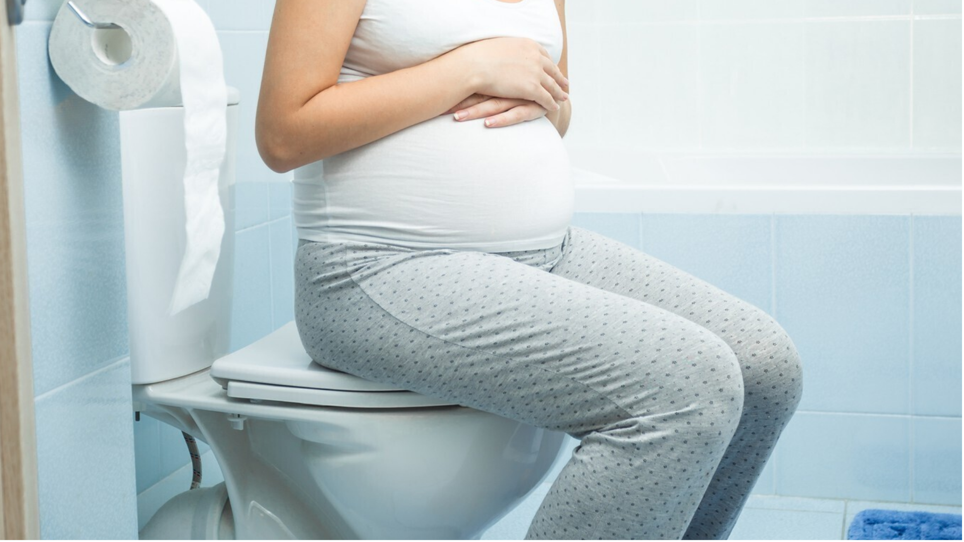 Một dấu hiệu khác là mẹ bầu có thể cảm thấy muốn đi vệ sinh thường xuyên, ngay cả khi vừa đi xong