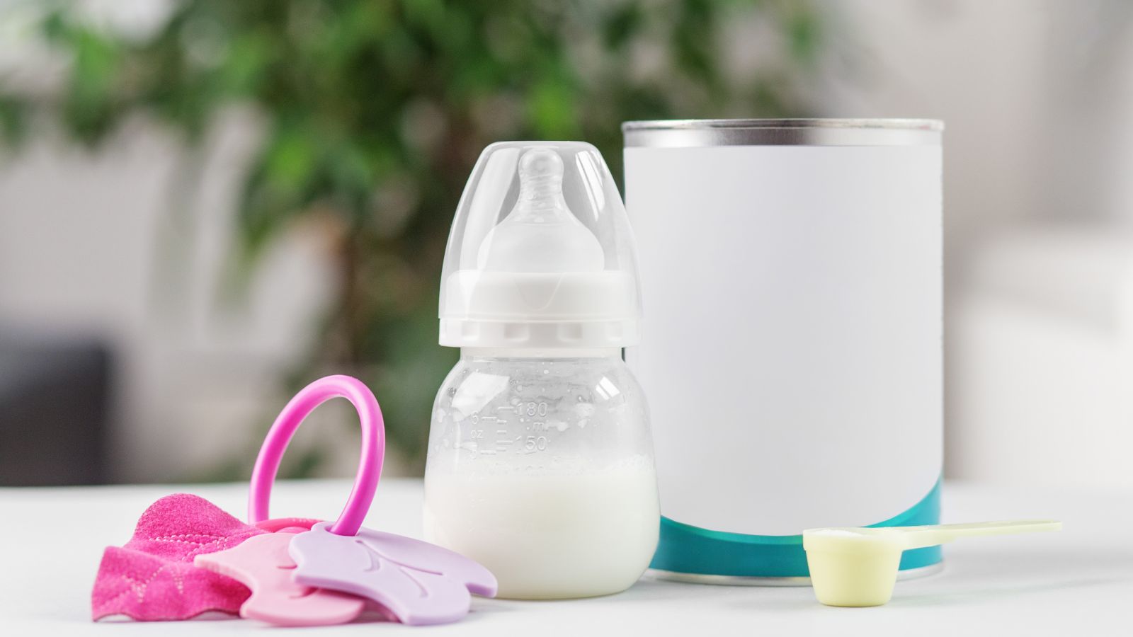 Không phải loại sữa công thức nào cũng hợp với hệ tiêu hoá của bé