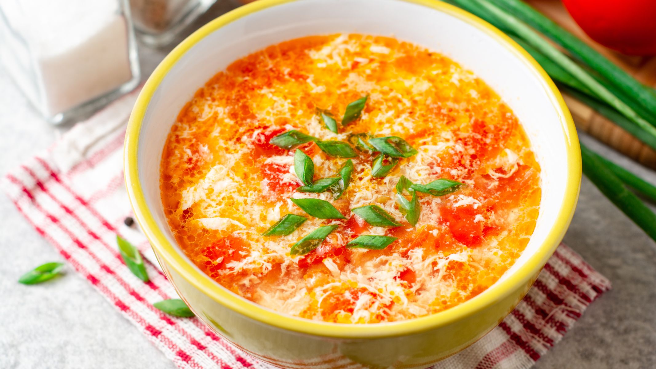 Trứng, đậu hũ và cà chua là nhóm thực phẩm giàu dưỡng chất cho mẹ bầu