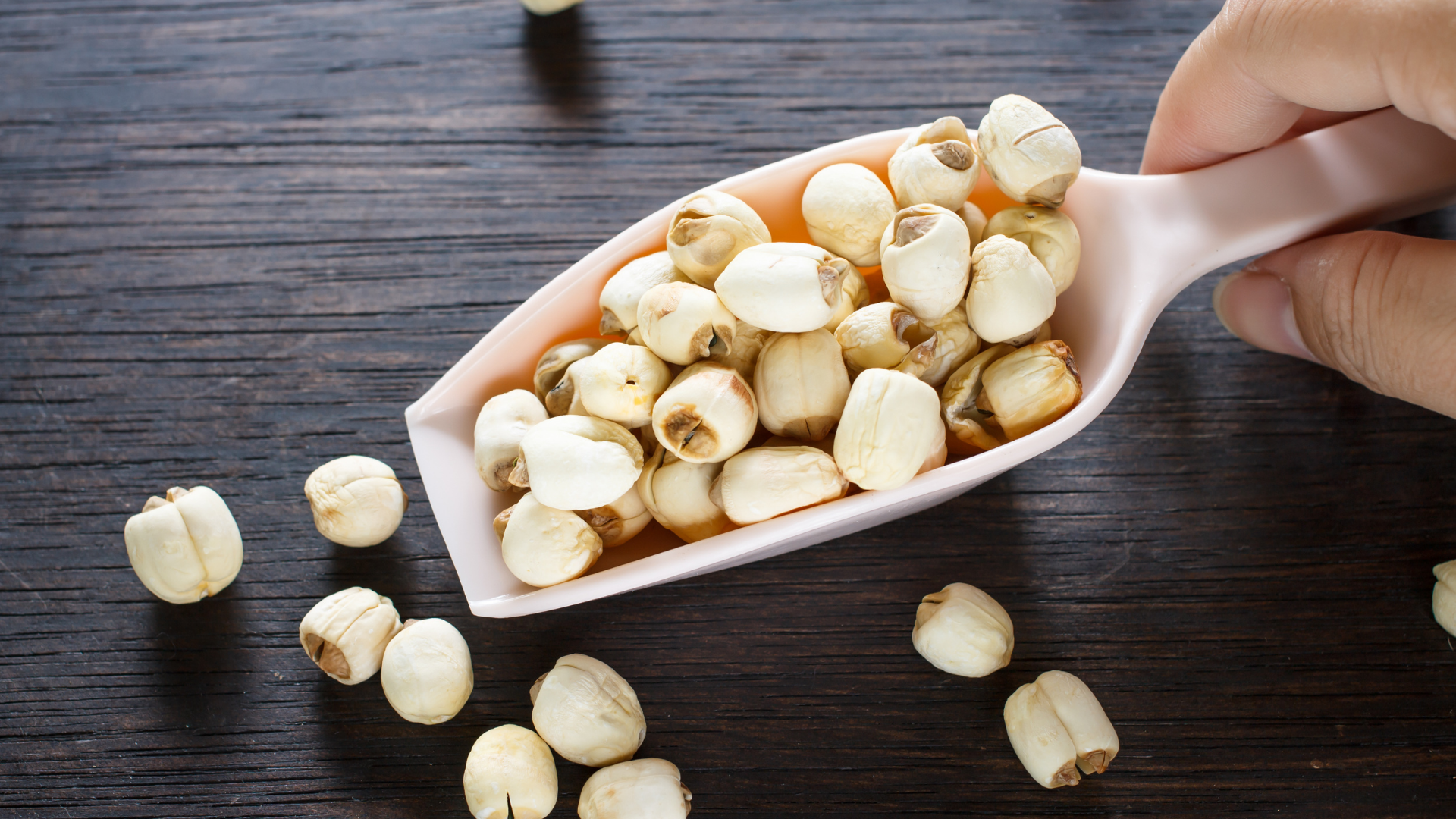 Lưu ý khi dùng hạt sen để tránh ảnh hưởng sức khỏe