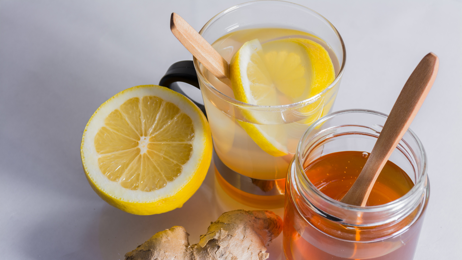 Sử dụng nước chanh mật ong quá thường xuyên có thể gây ra nhiều ảnh hưởng tiêu cực cho cơ thể