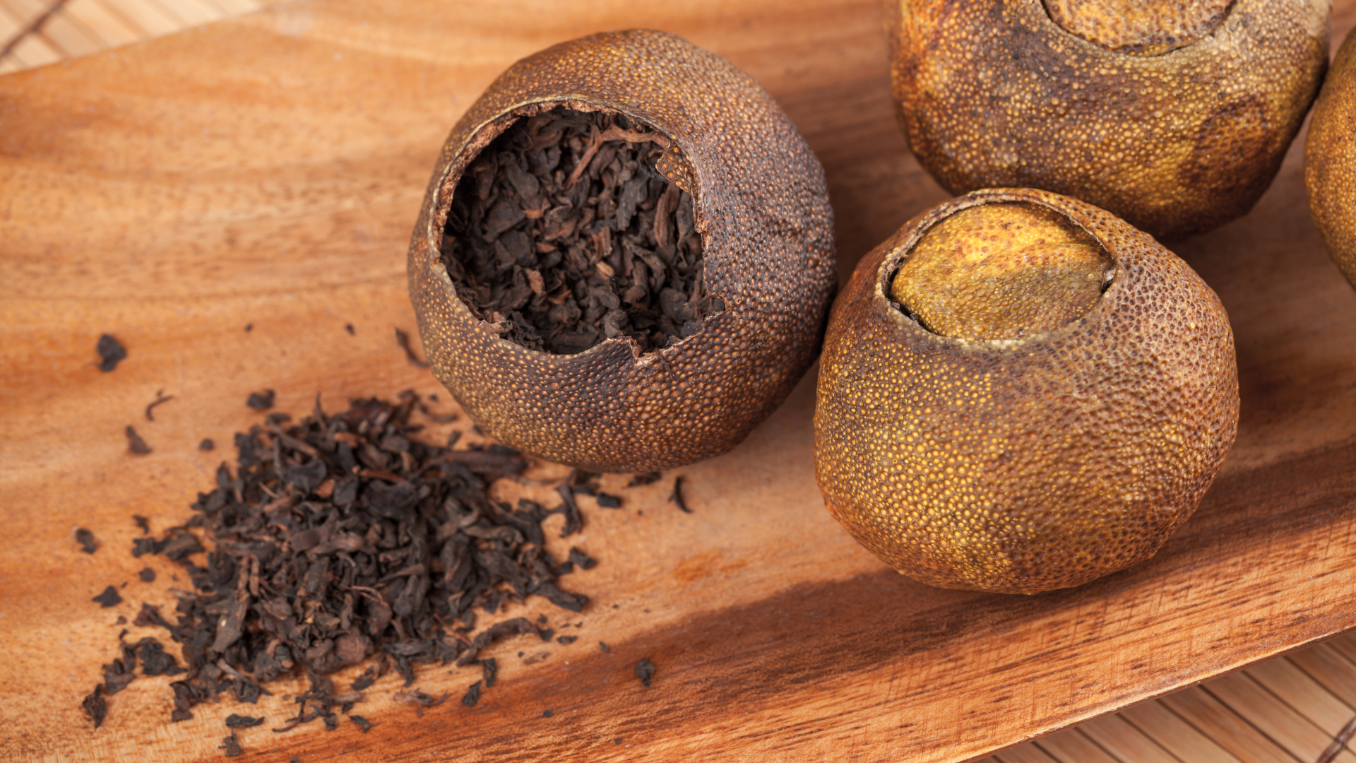 Trà Phổ Nhĩ vỏ quýt là một trong những thức uống giúp thanh lọc phổi tự nhiên