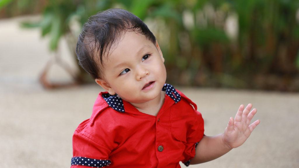 Khi hai mắt không nhìn cùng một hướng, não thường bỏ qua hình ảnh từ mắt lệch để tránh nhìn đôi