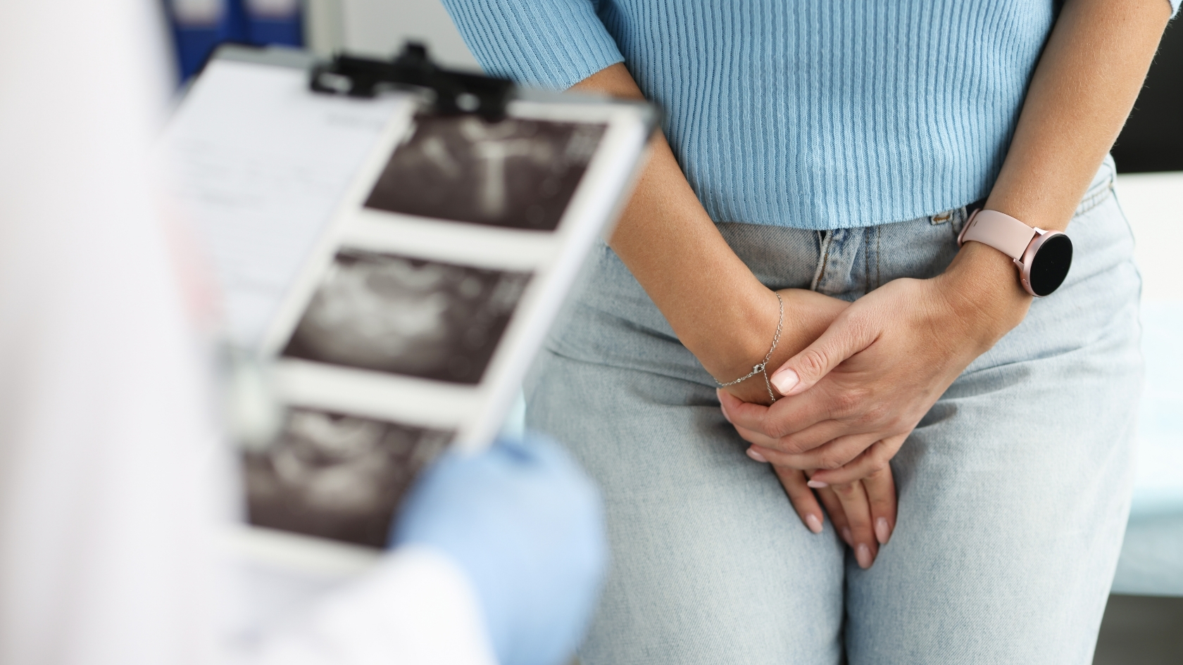 Để xác định độ dày niêm mạc tử cung là “bình thường”, cần theo dõi sự biến đổi theo chu kỳ kinh nguyệt và kết hợp với thời điểm siêu âm cụ thể