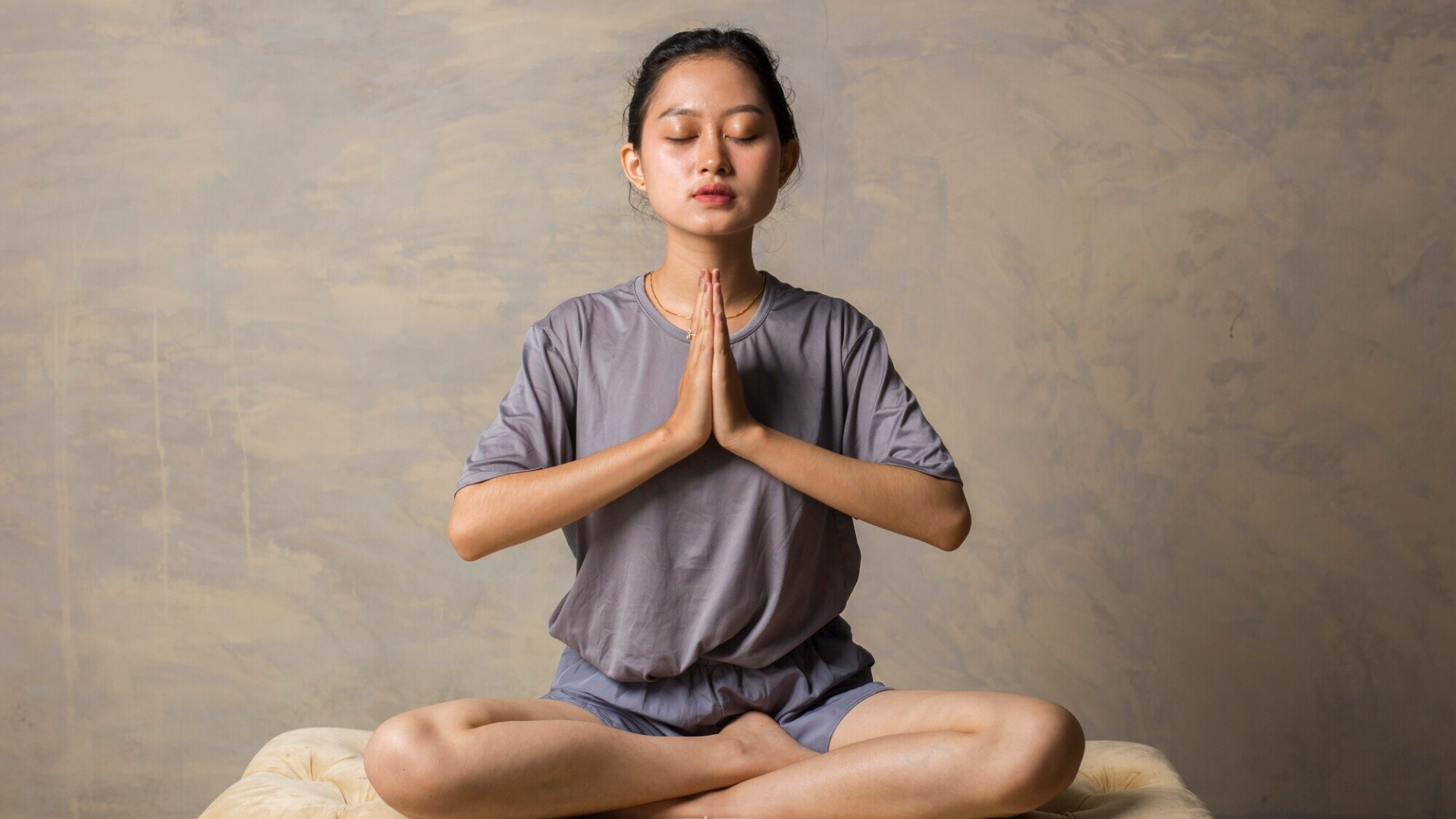 Giữ tâm lý thoải mái để phòng tránh nóng gan nổi mụn