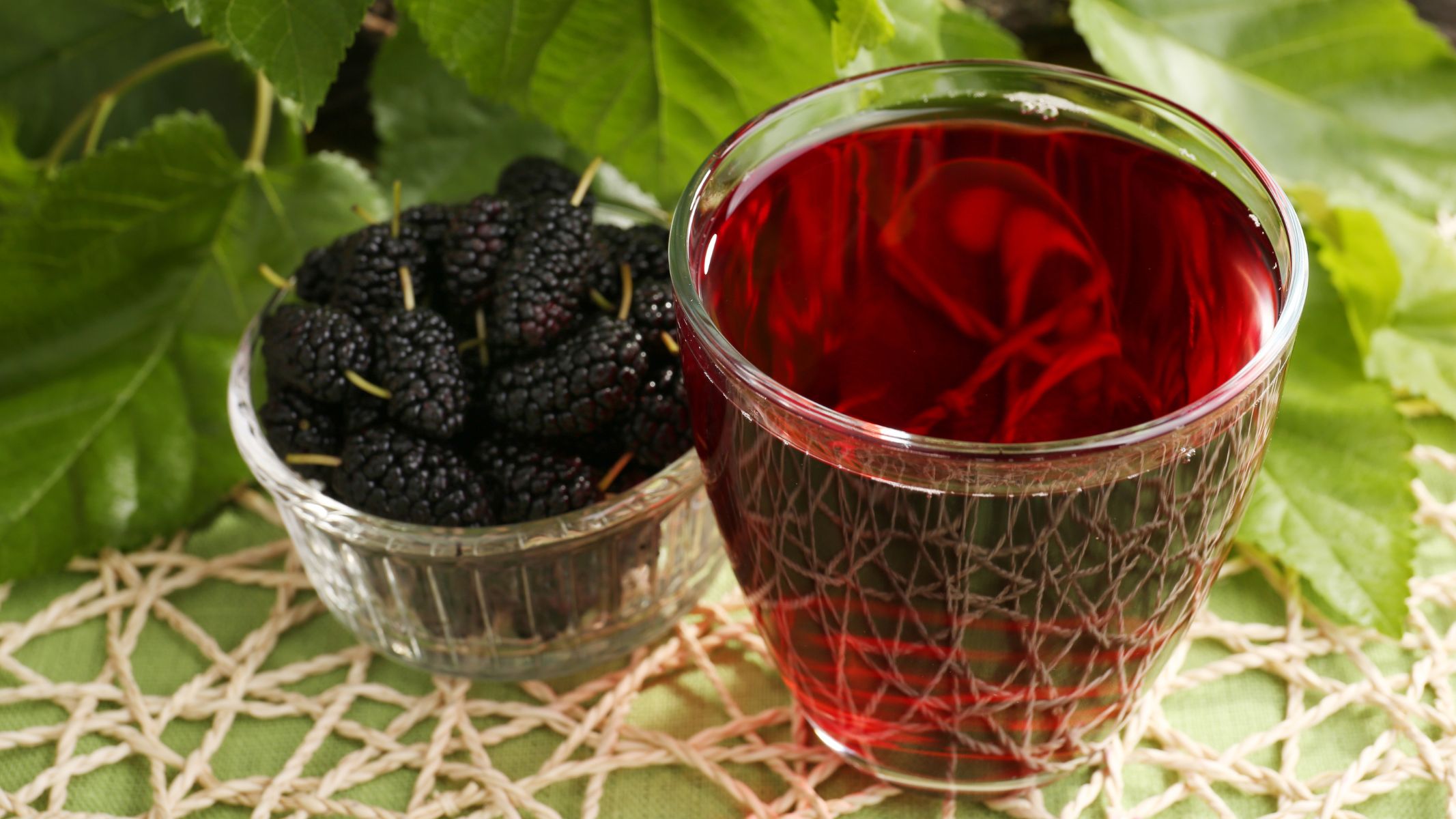 Nước dâu tằm ngâm đường có tác dụng gì? Những lưu ý khi sử dụng 4