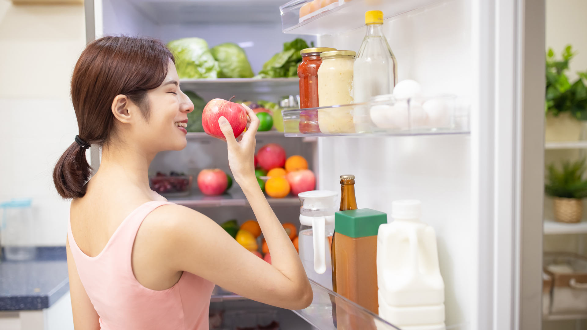 Để đảm bảo sức khỏe và hỗ trợ tạo sữa, mẹ nên ưu tiên các thực phẩm giàu dinh dưỡng