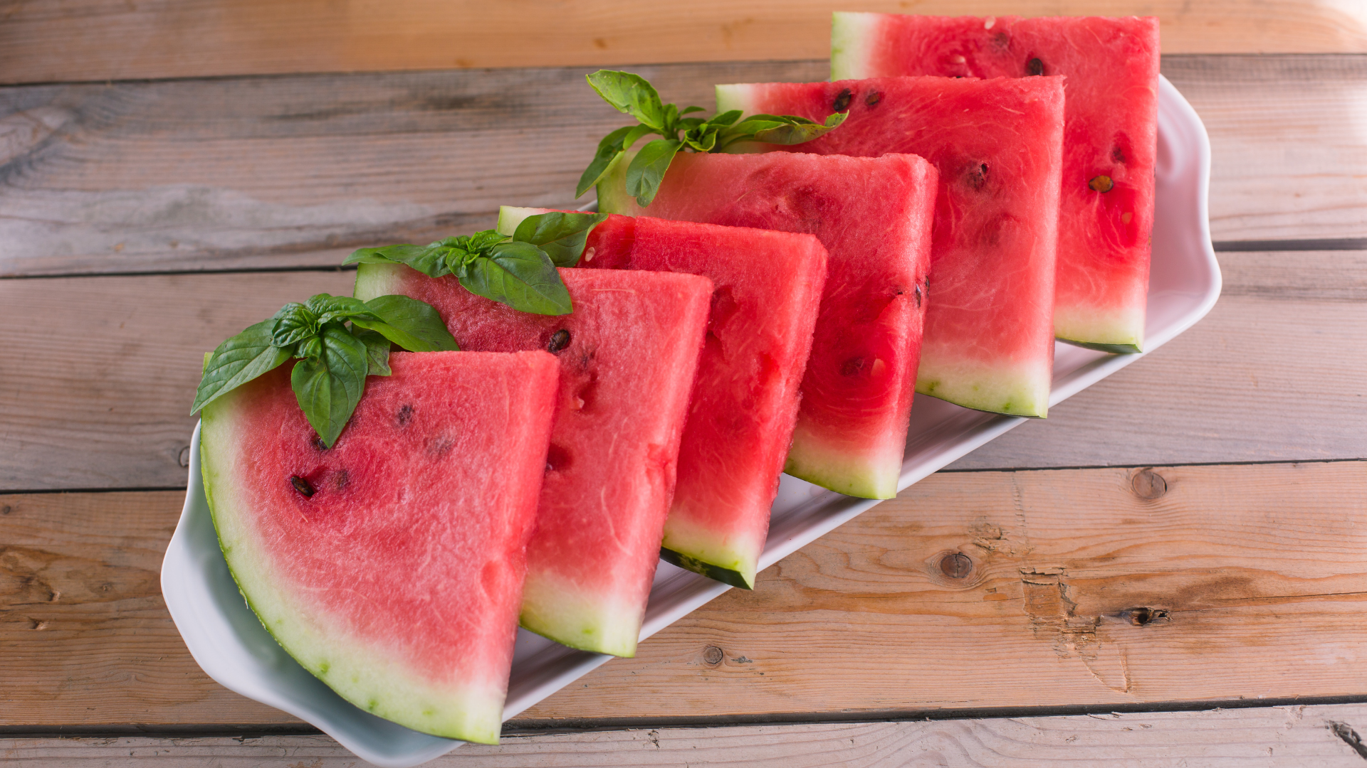 Ở cữ có được ăn dưa hấu không? Đây là câu hỏi nhiều mẹ sau sinh quan tâm