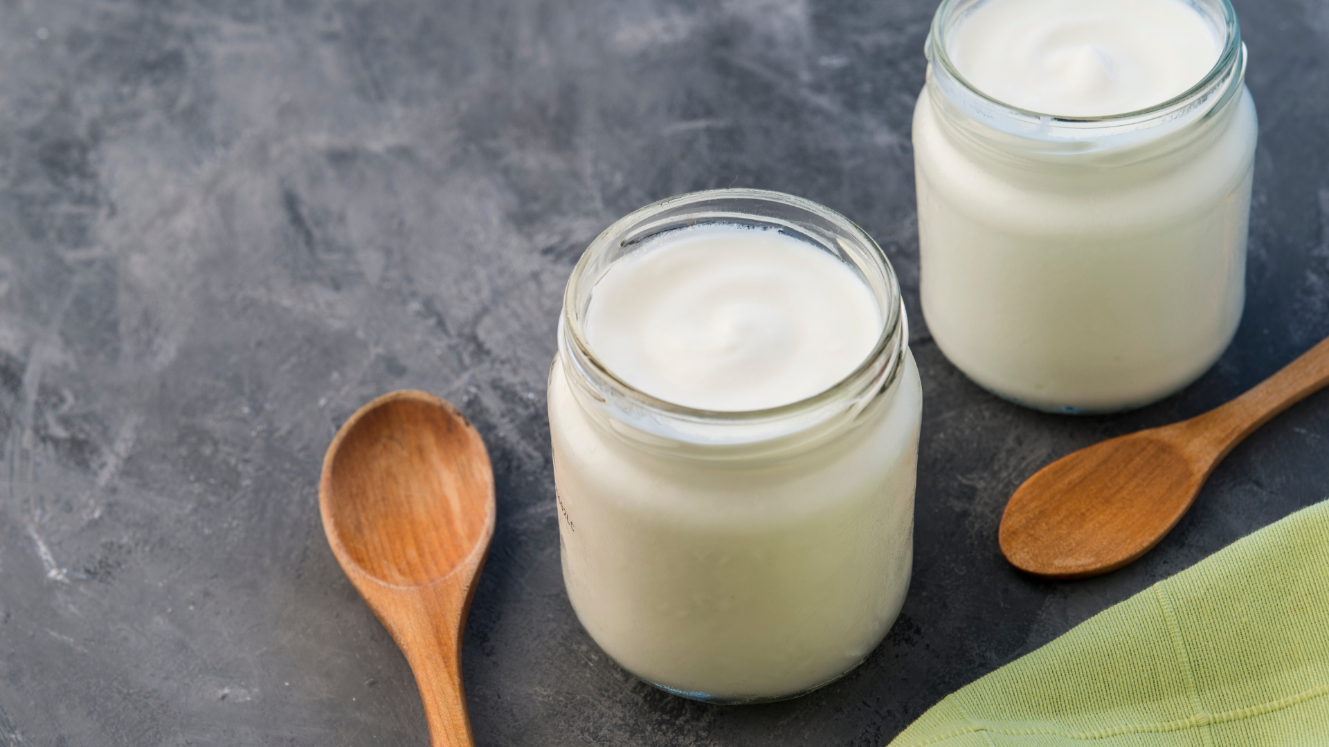 Ở cữ có được ăn sữa chua không? Đây là thắc mắc rất phổ biến của nhiều mẹ sau sinh