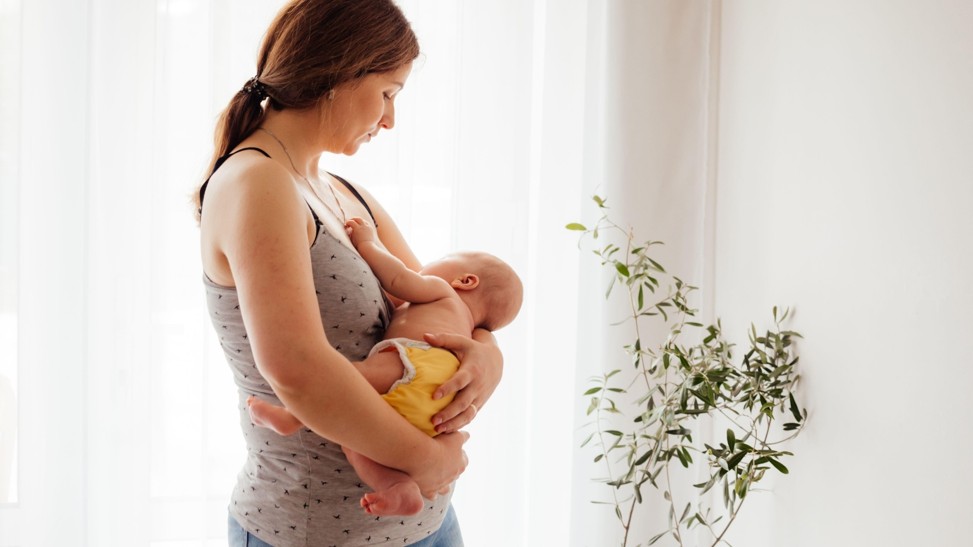 Khi mặc đồ phù hợp, mẹ sẽ dễ chịu hơn, ngủ ngon hơn và có tinh thần tốt hơn để chăm sóc em bé