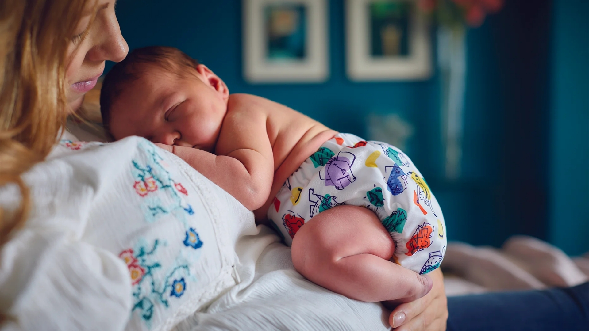 Trang phục rộng rãi, co giãn nhẹ sẽ giúp mẹ vận động dễ dàng hơn, giảm áp lực lên vùng bụng và ngực