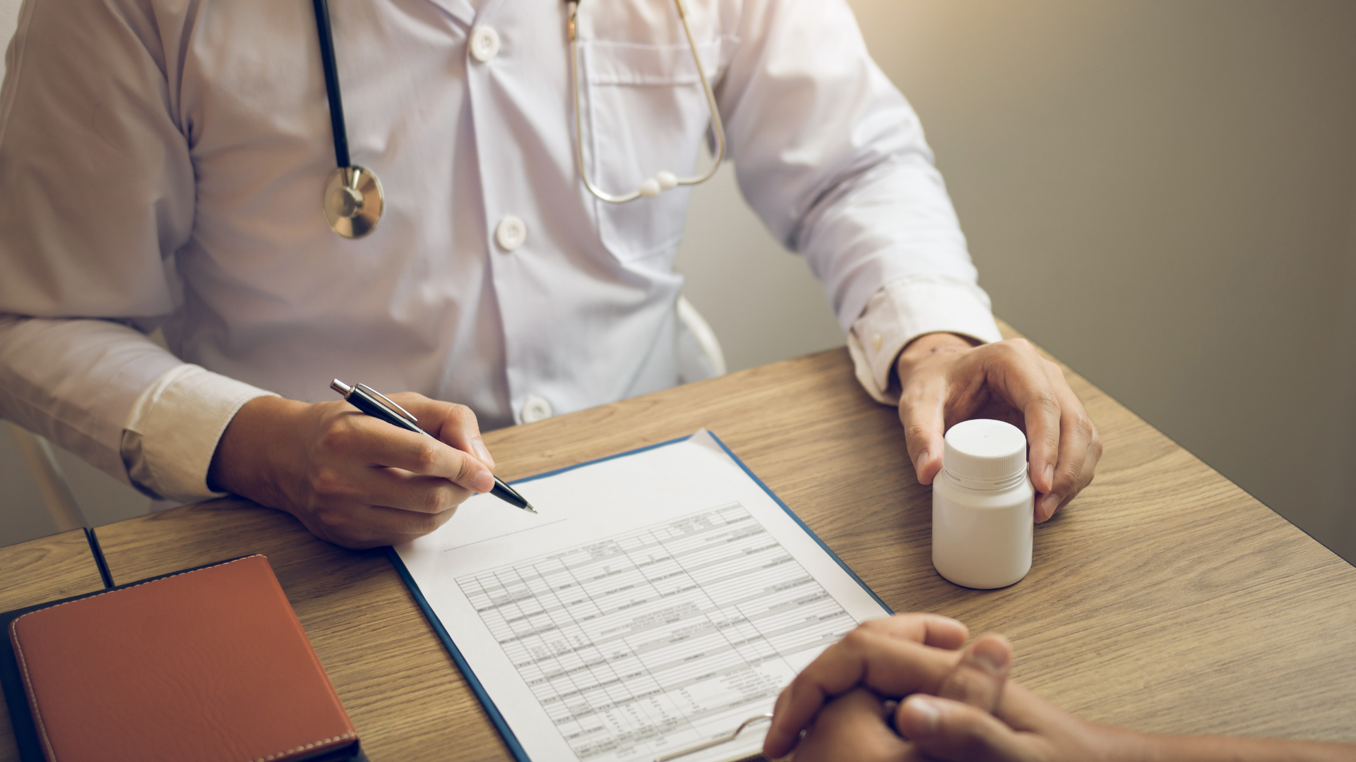 Việc điều trị, cần được thực hiện dưới sự hướng dẫn và theo dõi chặt chẽ của bác sĩ