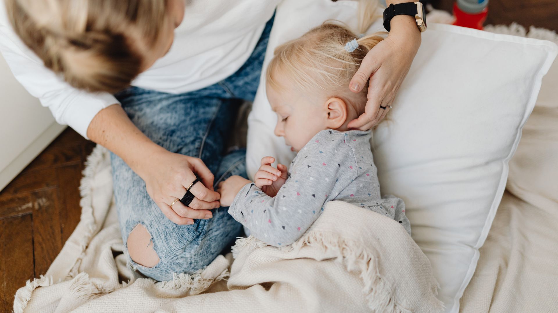 Nắm được cách phân biệt bại não và bại liệt giúp cha mẹ chăm sóc trẻ tốt hơn