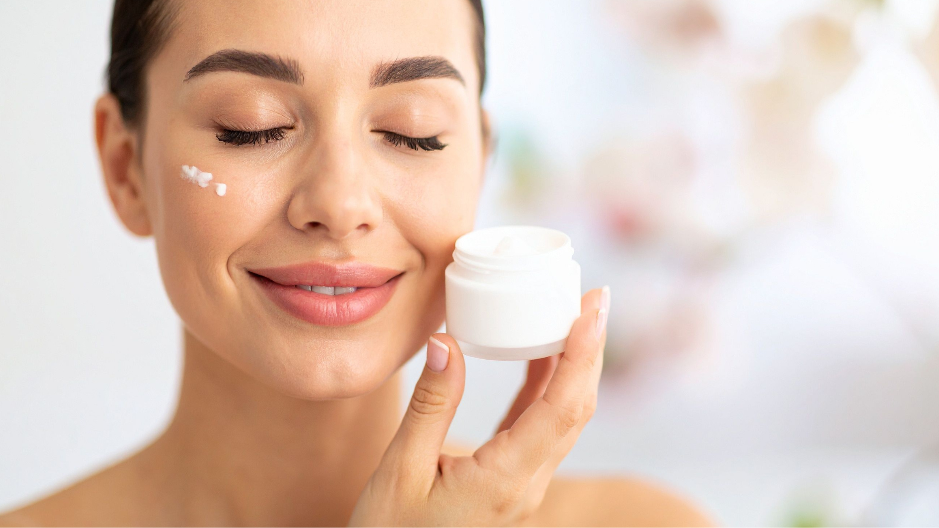Retinoids cải thiện tình trạng mụn đầu đen và sợi bã nhờn trên da