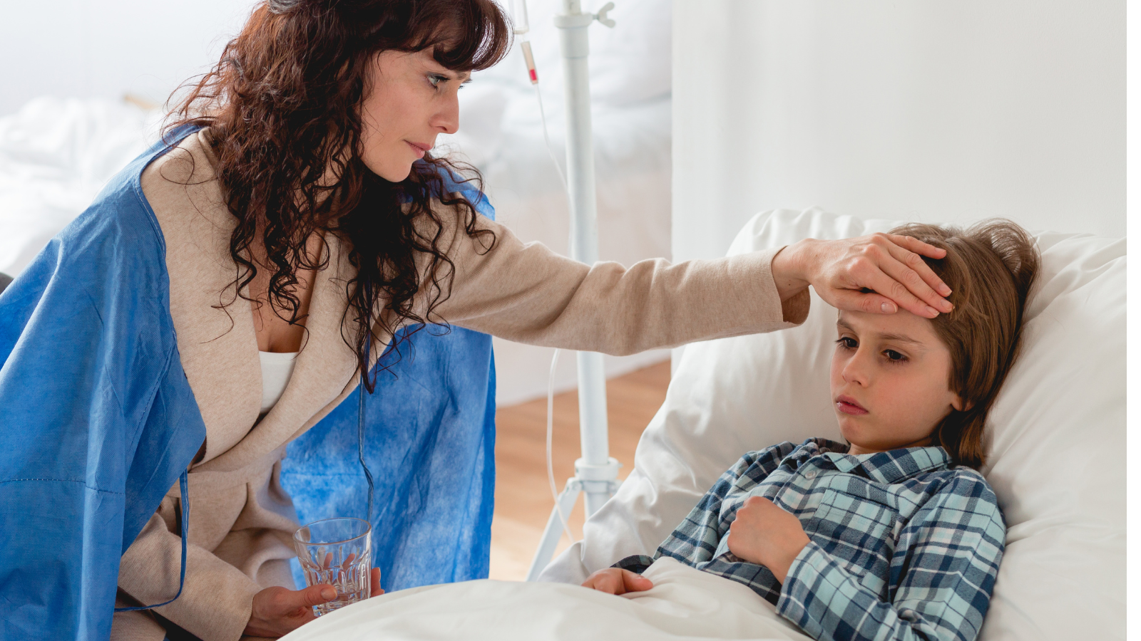 Phân biệt sốt xuất huyết với tay chân miệng và sốt siêu vi giúp tránh nhầm lẫn