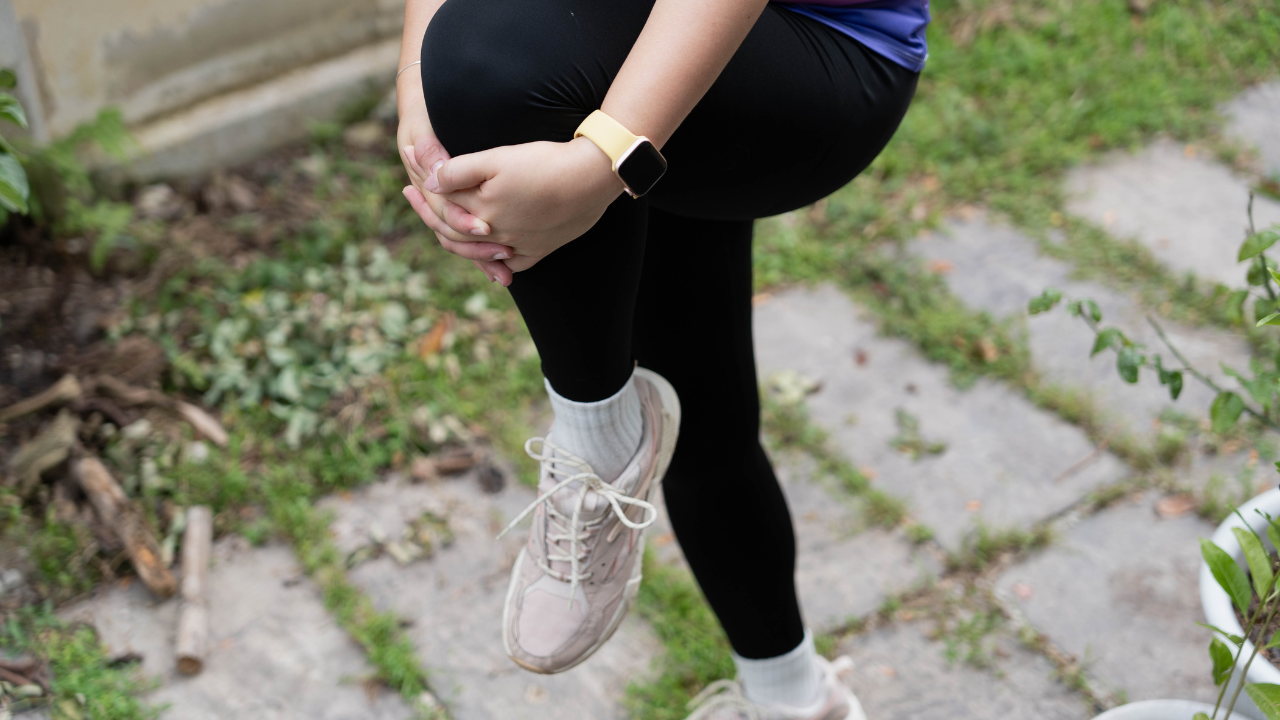 Làm nóng cơ, khớp trước khi vận động mạnh