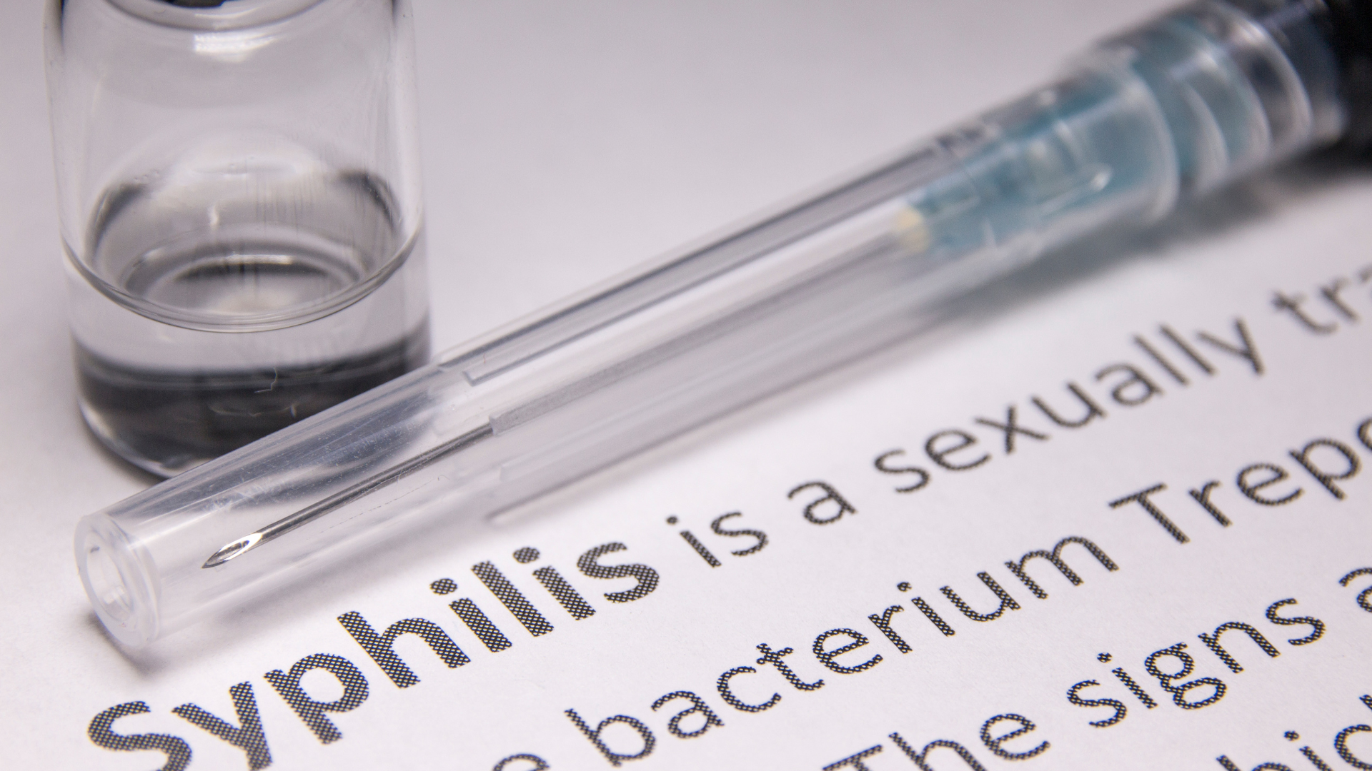 Phát ban giang mai có nguy hiểm không?