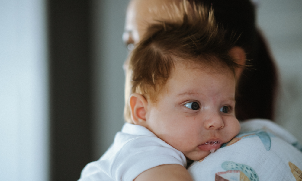 Trẻ chảy nước dãi nhiều hơn là một trong những lý do gây phát ban sau sốt mọc răng