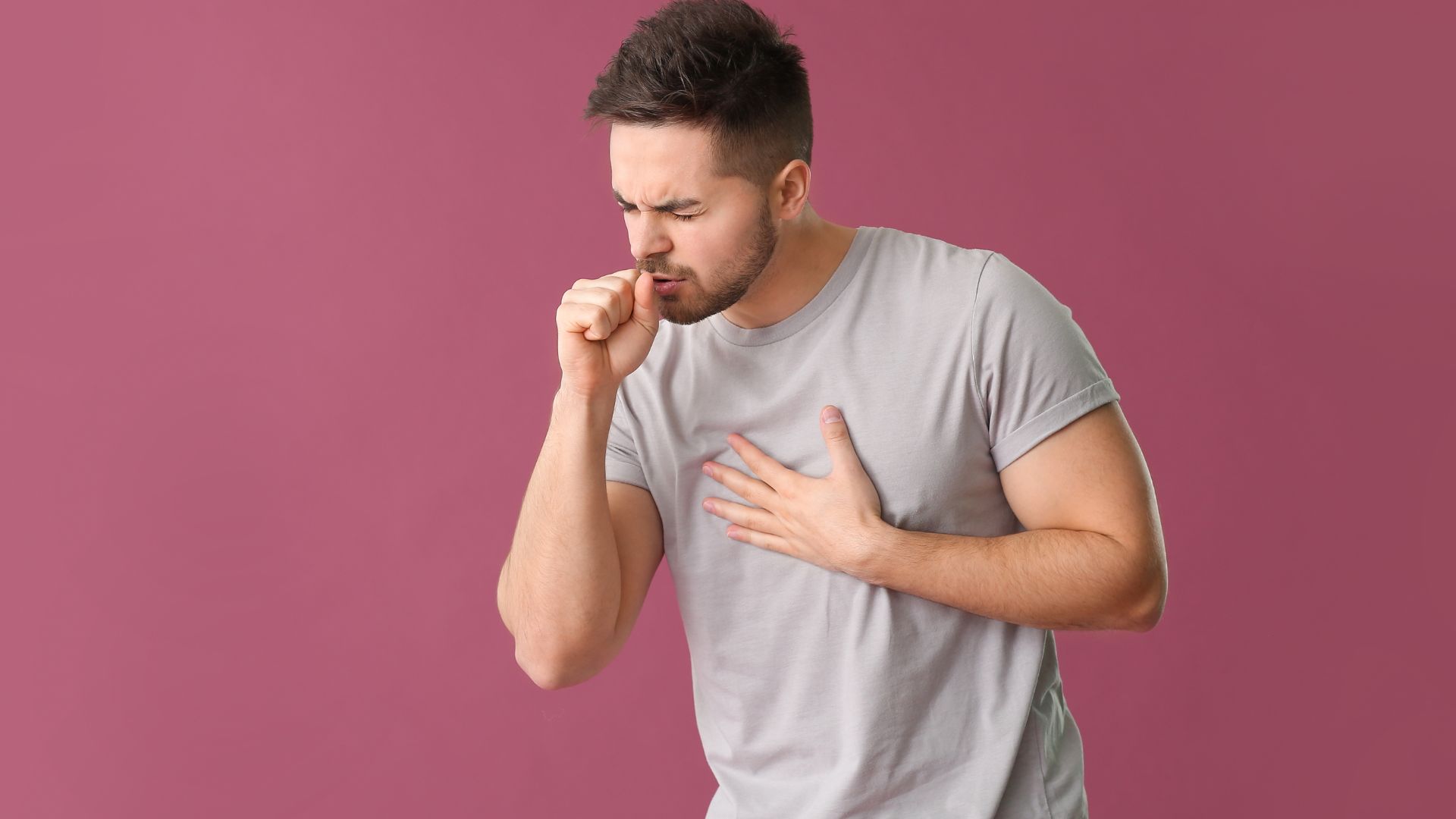 Ho khan kéo dài là một triệu chứng của phình giáp