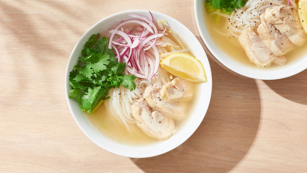 Giải đáp thắc mắc phở gà bao nhiêu calo