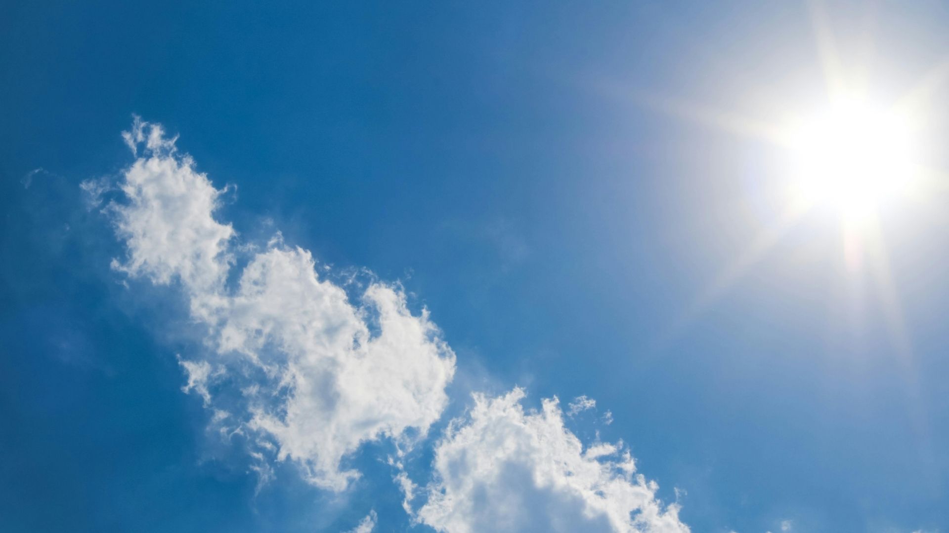 Người bị bỏng nắng cần hạn chế tối đa tiếp xúc với ánh sáng mặt trời