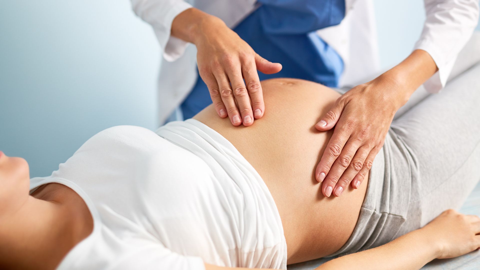 Mẹ bầu cần nhập viện ngay khi bị vỡ ối tự nhiên để phòng ngừa biến chứng