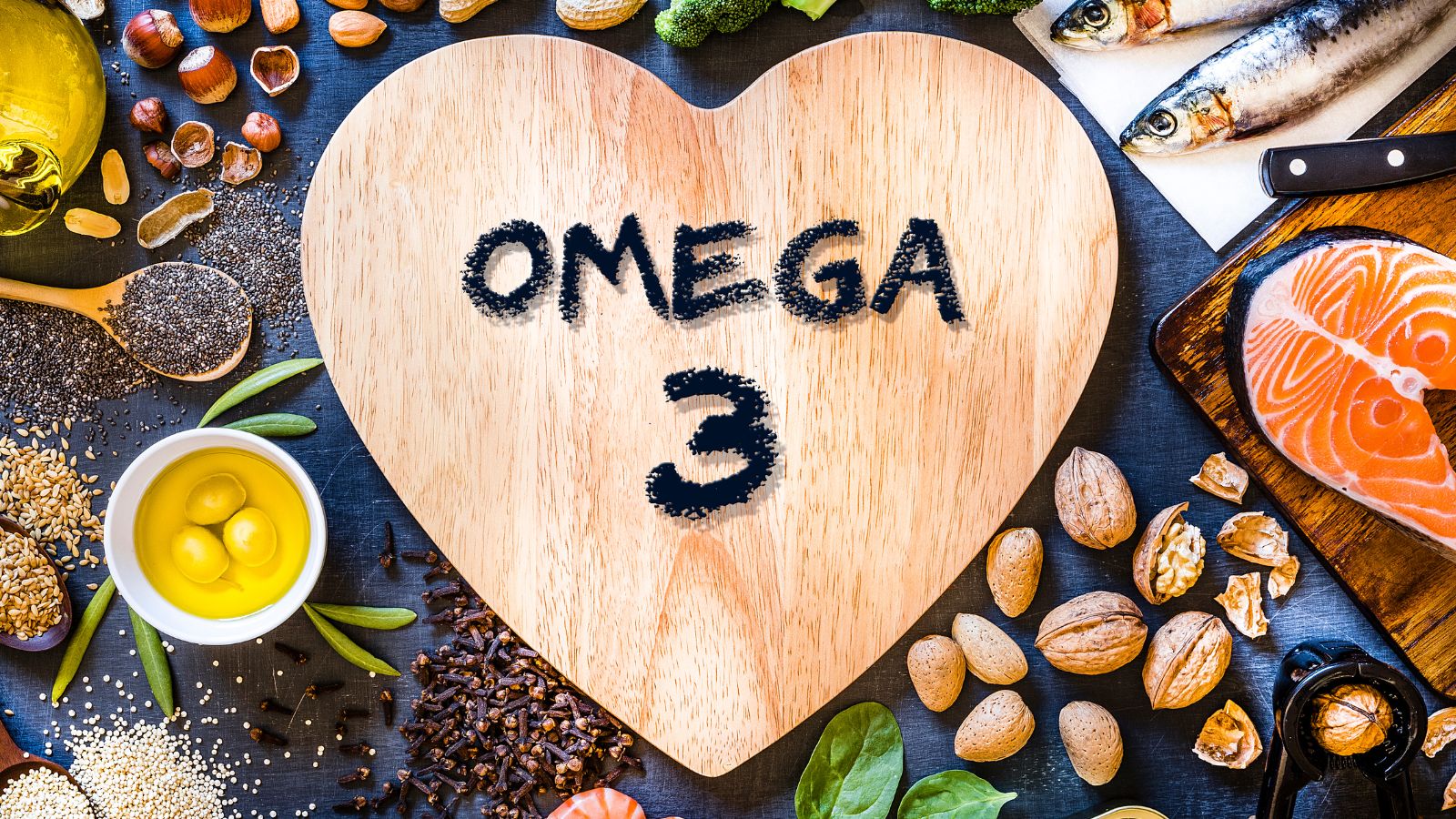 Thực phẩm giàu Omega-3 giúp cải thiện tuần hoàn máu đến vùng kín, giảm khô rát và duy trì độ ẩm
