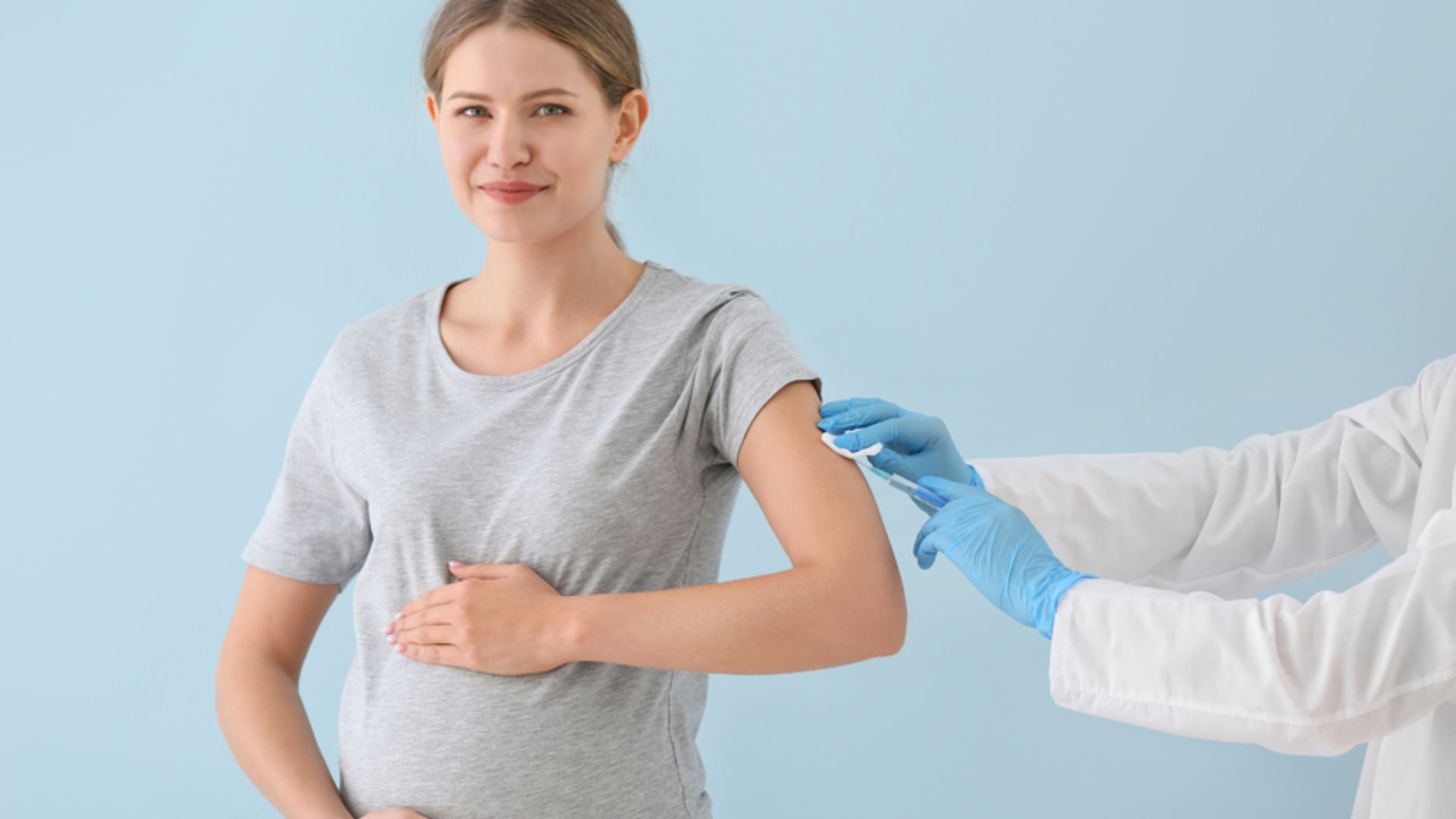 Tiêm vắc xin cúm giúp bảo vệ mẹ trước căn bệnh gây ra bởi virus cúm