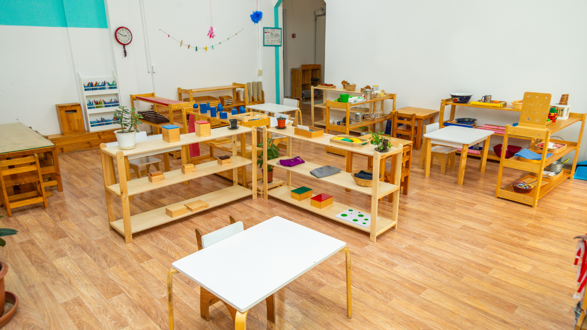 Môi trường học tập đóng vai trò quan trọng trong giáo dục Montessori