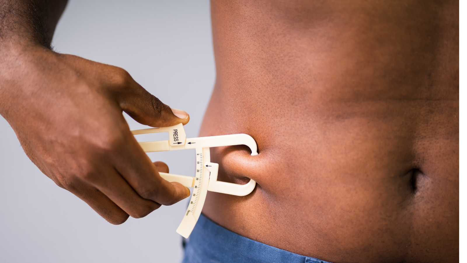 Tỷ lệ mỡ cơ thể ảnh hưởng lớn đến việc cơ bụng có lộ rõ hay không