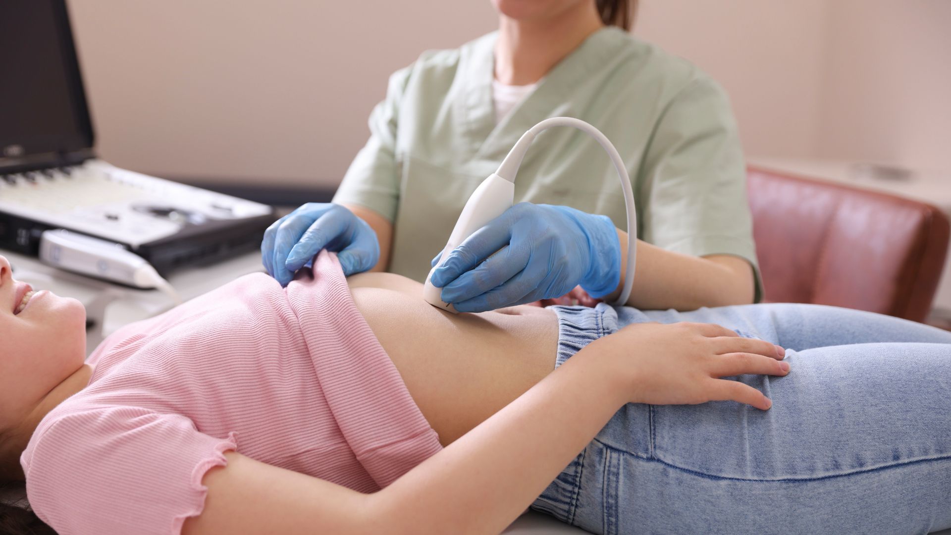 Người bệnh nên chủ động thăm khám khi xuất hiện các dấu hiệu bất thường