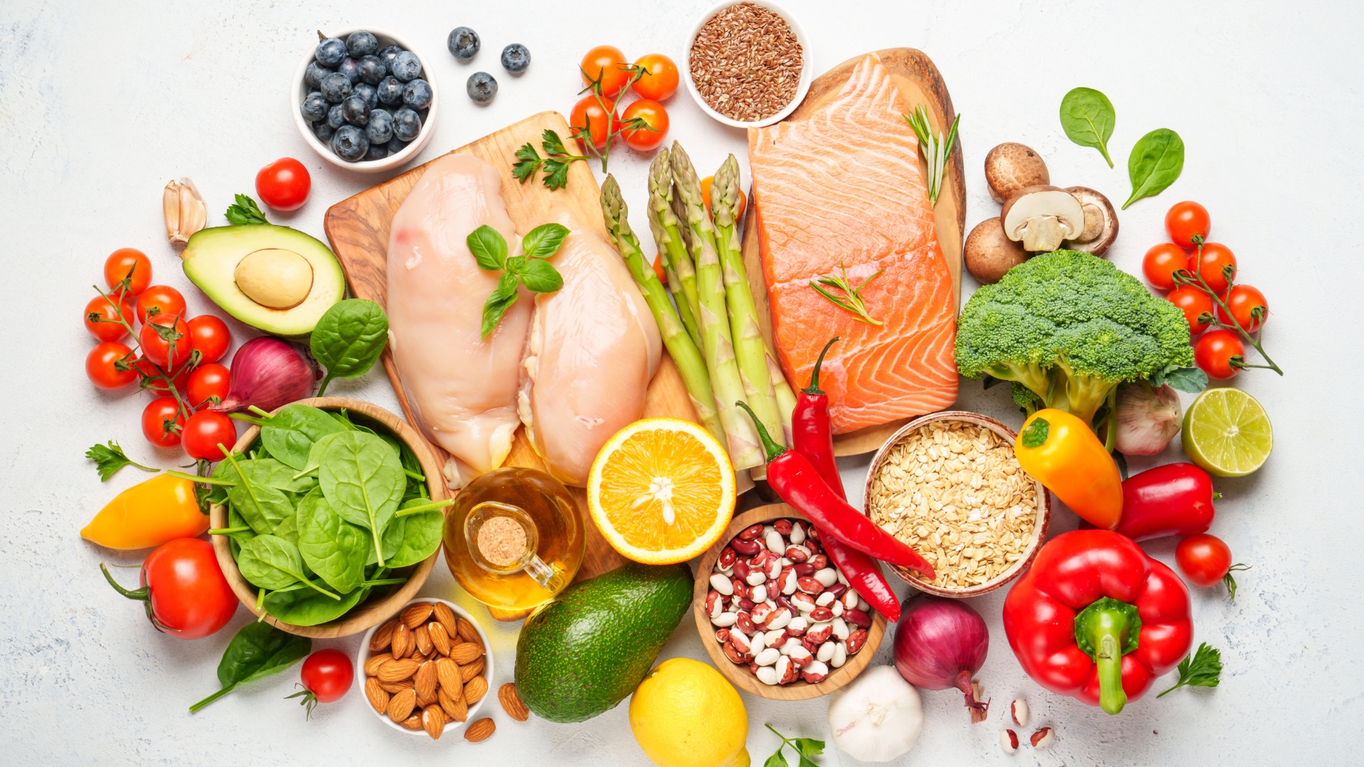 Chế độ ăn lành mạnh giúp cải thiện nhu động ruột và giảm cholesterol