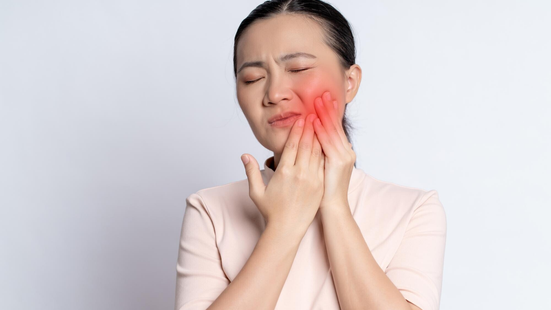 Các tổn thương niêm mạc miệng tạo ra những điểm yếu trên hàng rào bảo vệ của niêm mạc