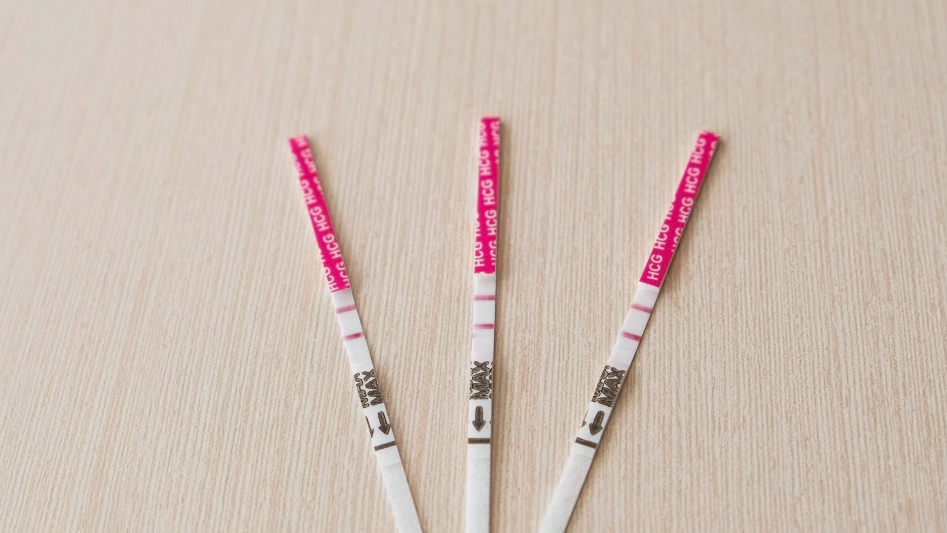 Que thử thai và que thử rụng trứng có nguyên lý khác nhau