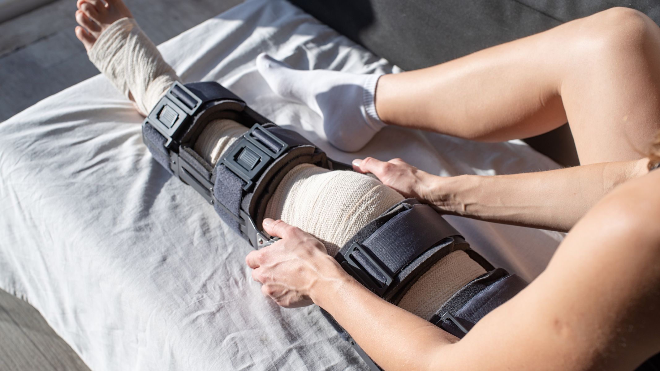 Nẹp được dùng trong giai đoạn đầu để hạn chế các cử động dễ làm gối xoay