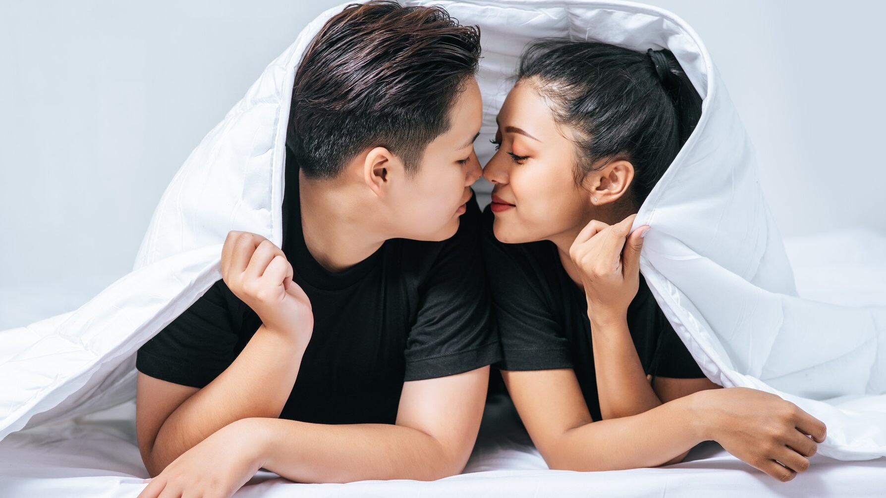 Quan hệ tình dục không an toàn là con đường lây nhiễm rận mu phổ biến nhất