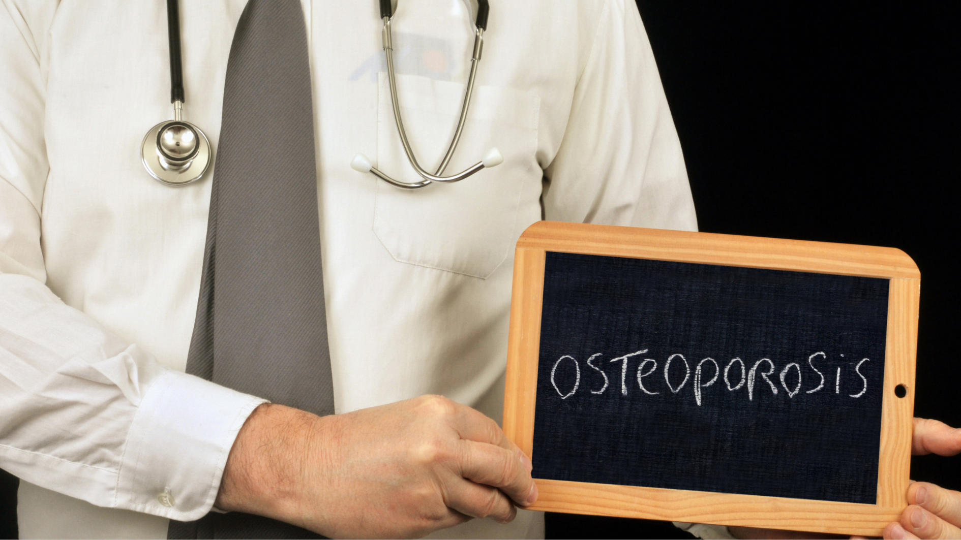 Loãng xương làm tăng nguy cơ bị rạn xương bàn chân