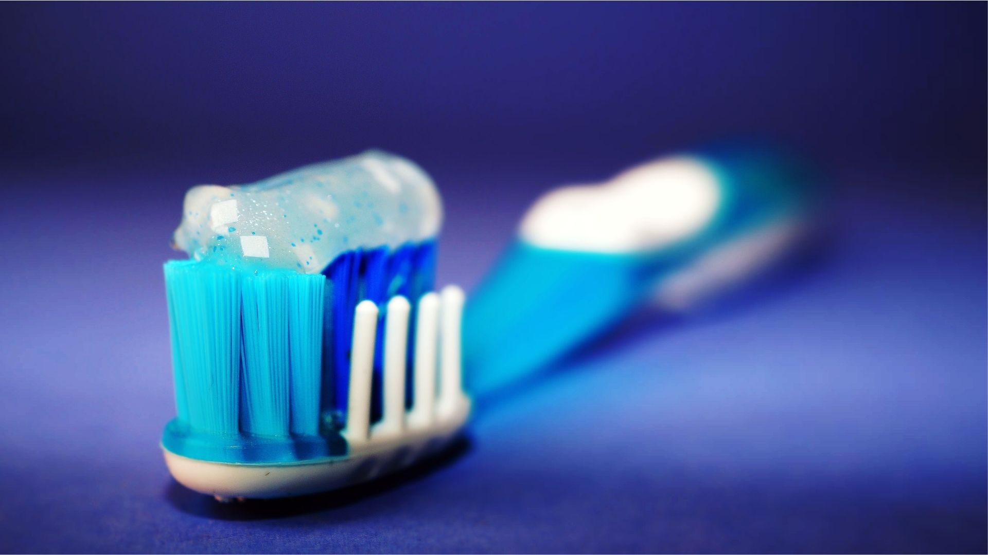 Thói quen vệ sinh răng miệng sai cách có thể là nguy cơ gây ngắn răng